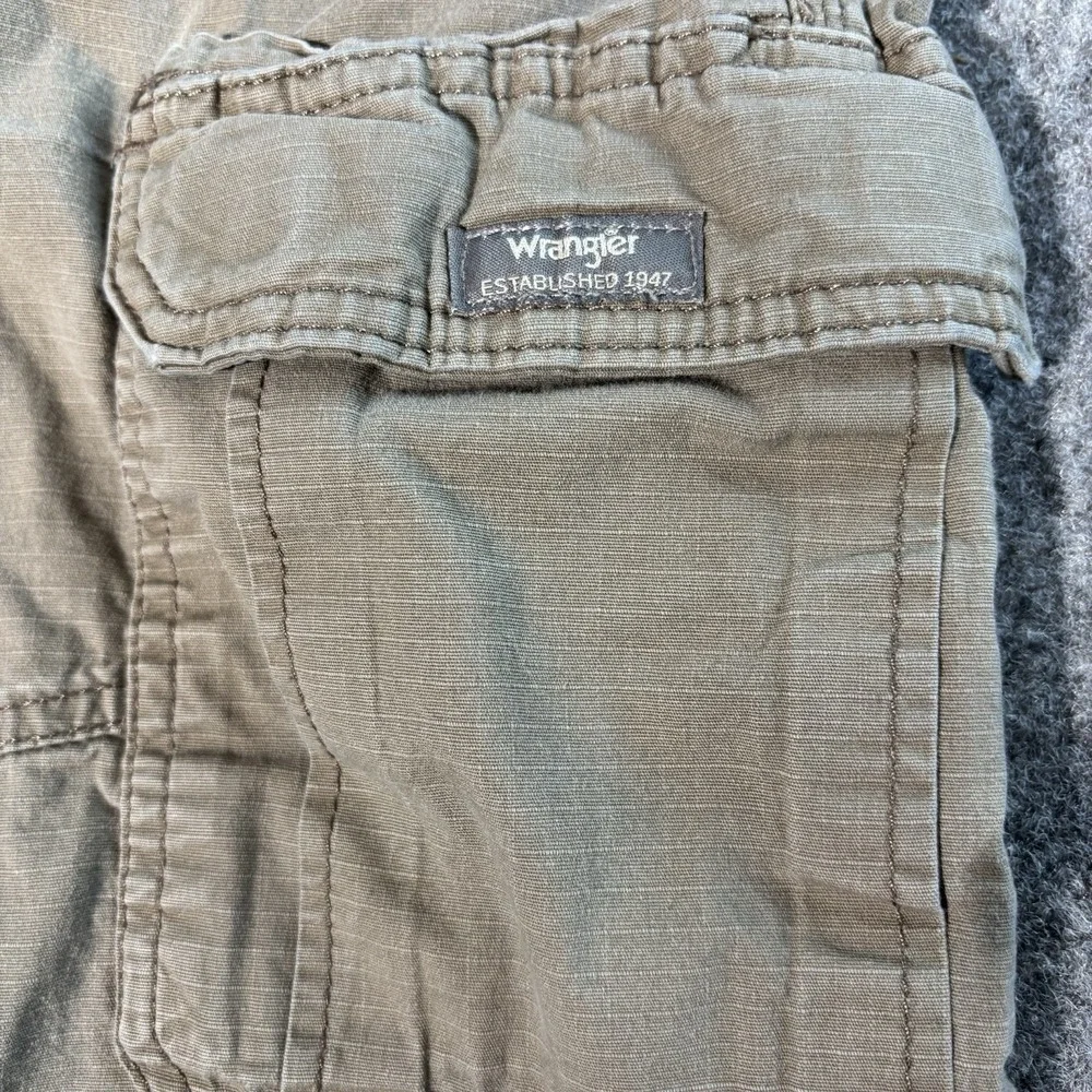 Wrangler Relaxed Fit Cargo Pants Mens 38x30 (Fits 38X28) Khaki Utility Ripstop‎